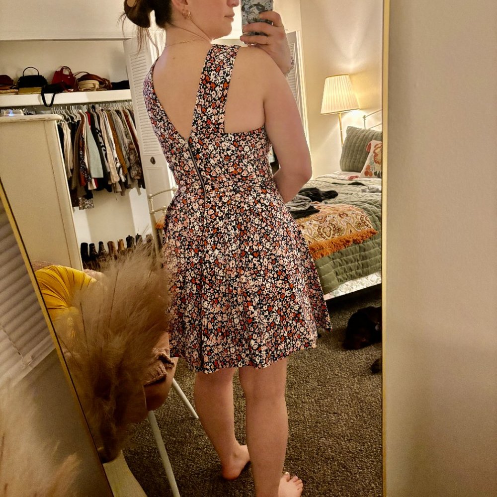 Bcbgeneration Spring Dress Size 6 - image 4